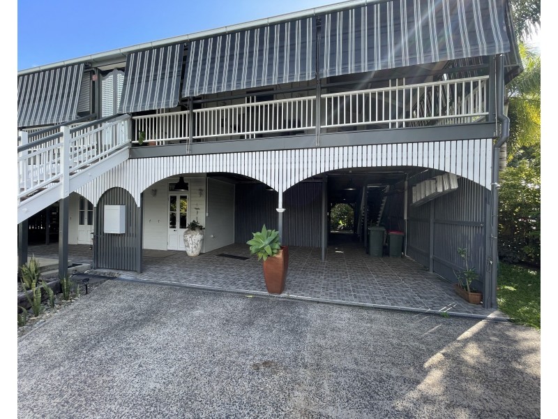 49 Holland St, Wongaling Beach QLD 4852