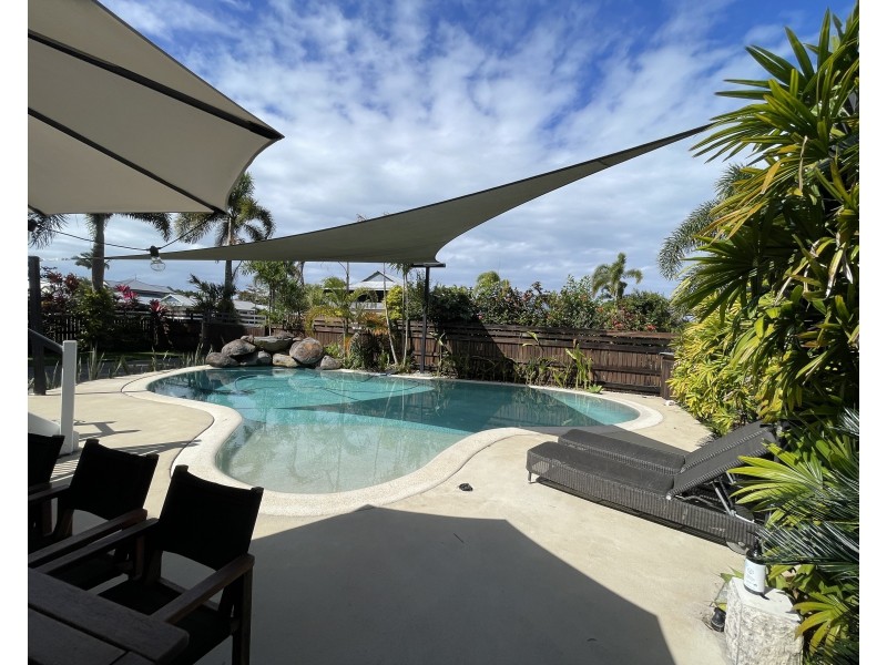 49 Holland St, Wongaling Beach QLD 4852