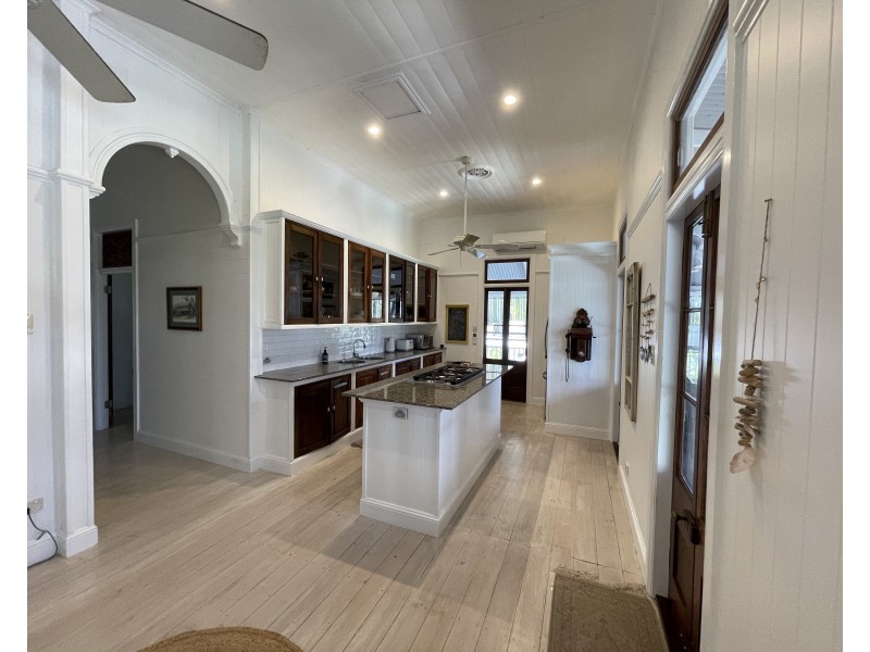 49 Holland St, Wongaling Beach QLD 4852