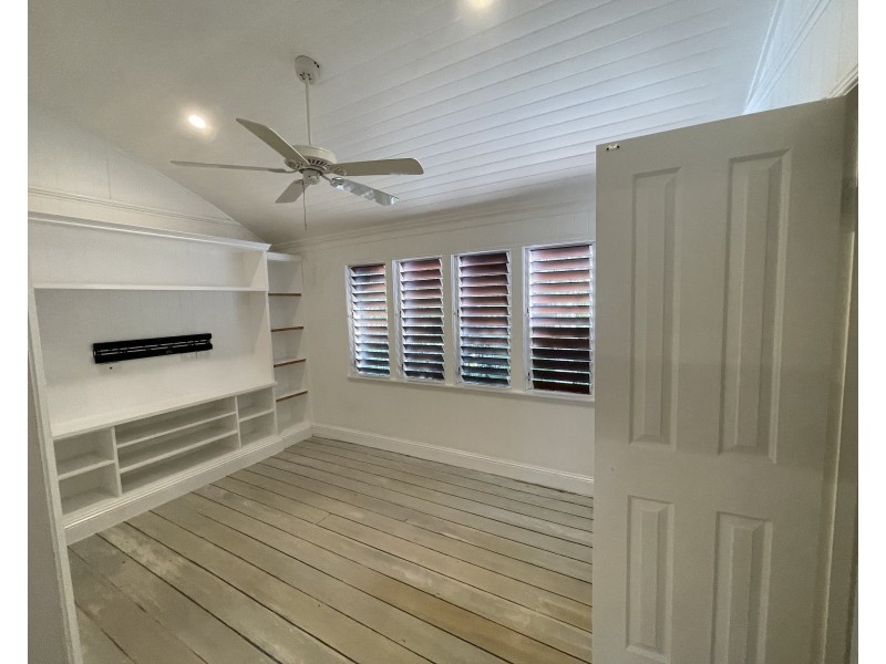 49 Holland St, Wongaling Beach QLD 4852