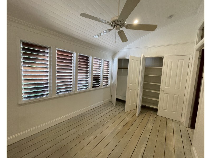 49 Holland St, Wongaling Beach QLD 4852