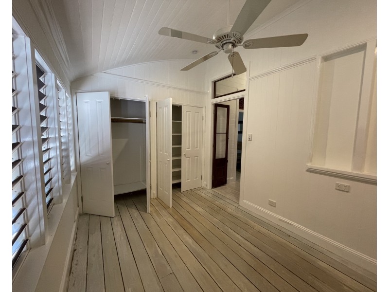49 Holland St, Wongaling Beach QLD 4852