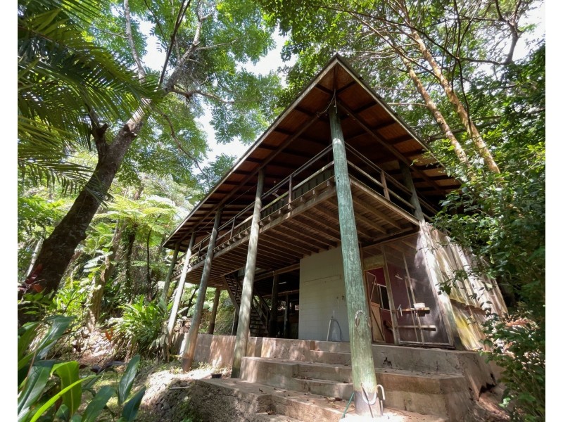 21 Bicton Cl, Bingil Bay QLD 4852