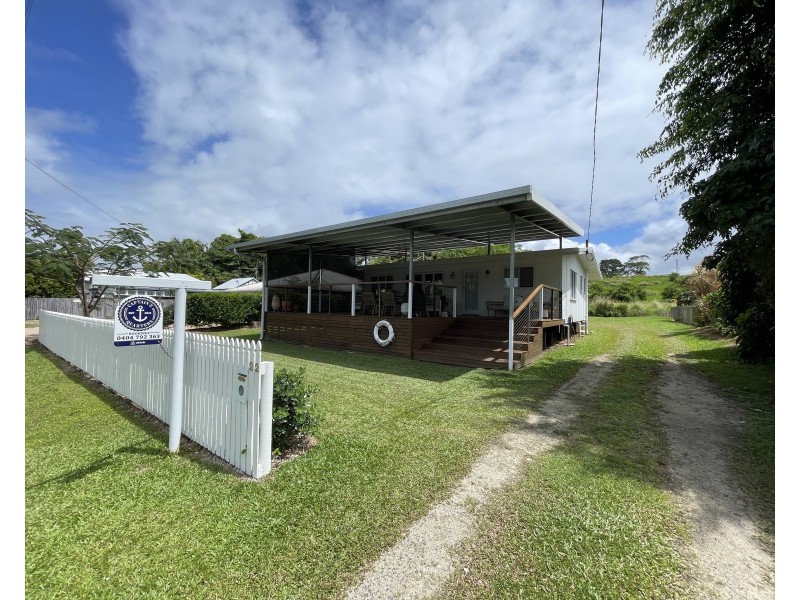 22 Porter Prom, Mission Beach QLD 4852