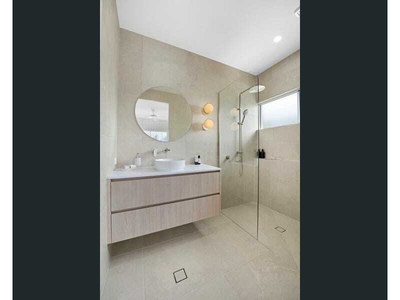 5 Reef Close, Mission Beach QLD 4852