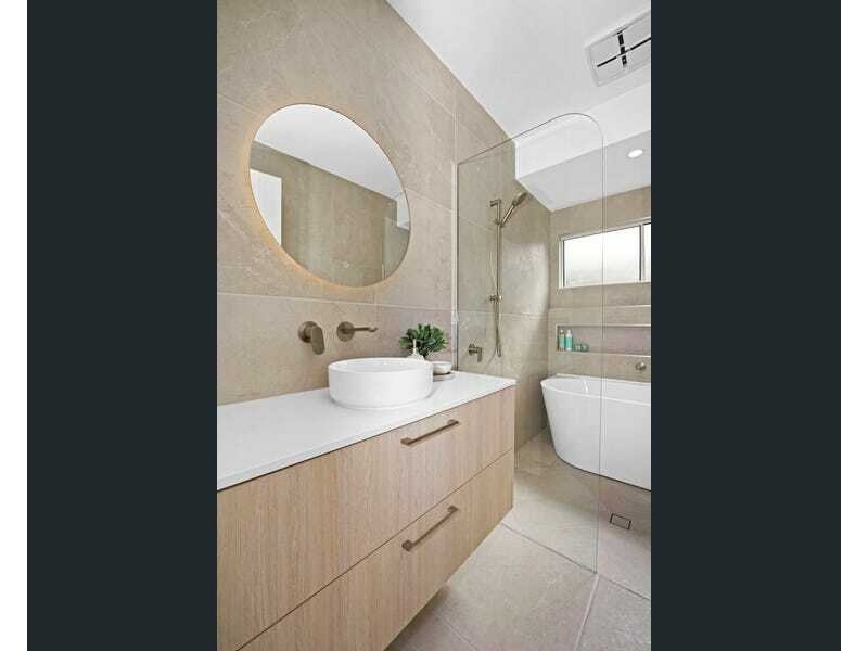 5 Reef Close, Mission Beach QLD 4852