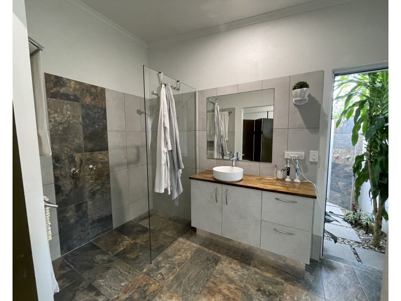 2 Sandpiper Close, Mission Beach QLD 4852