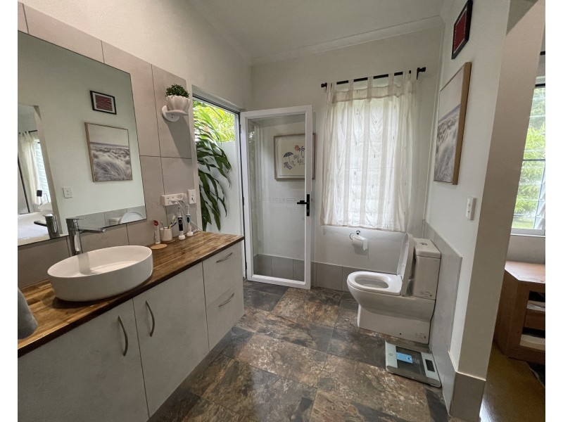 2 Sandpiper Close, Mission Beach QLD 4852
