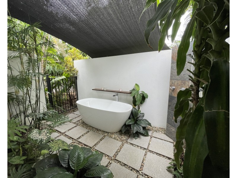 2 Sandpiper Close, Mission Beach QLD 4852