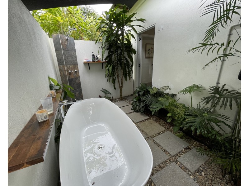 2 Sandpiper Close, Mission Beach QLD 4852