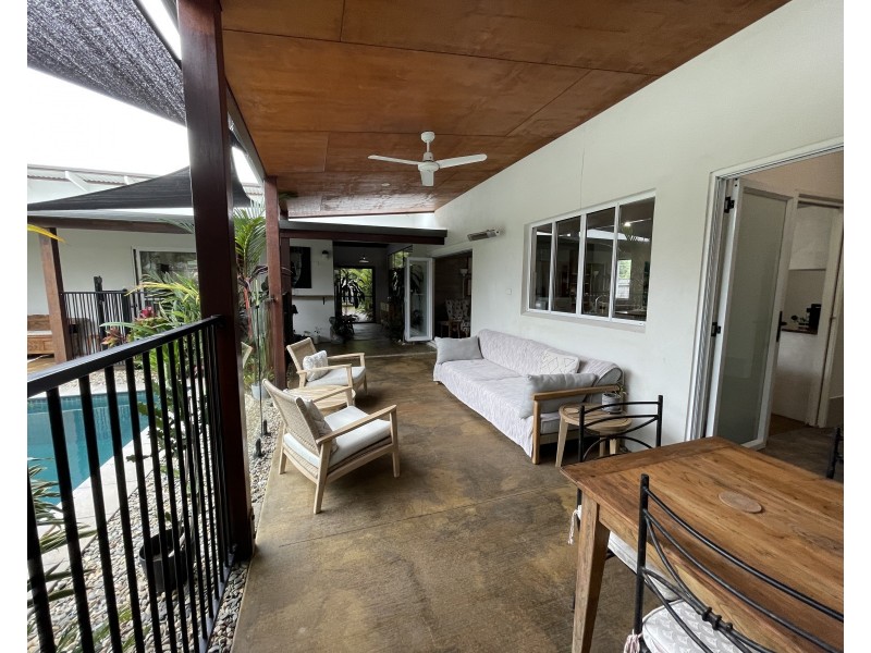 2 Sandpiper Close, Mission Beach QLD 4852
