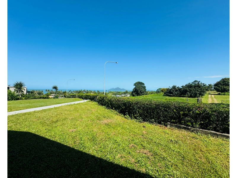 5 Rise Cres, Mission Beach QLD 4852