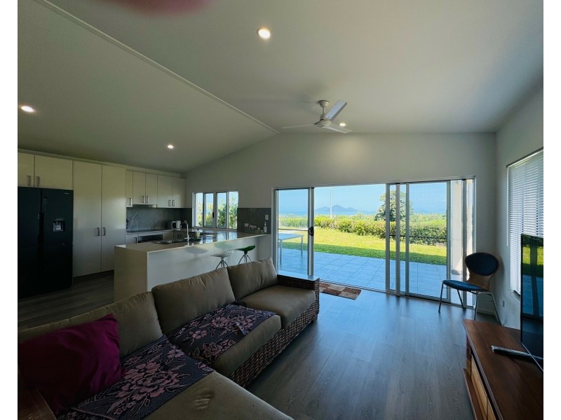 5 Rise Cres, Mission Beach QLD 4852