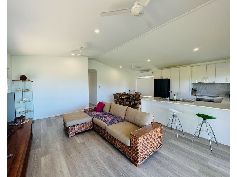 5 Rise Cres, Mission Beach QLD 4852