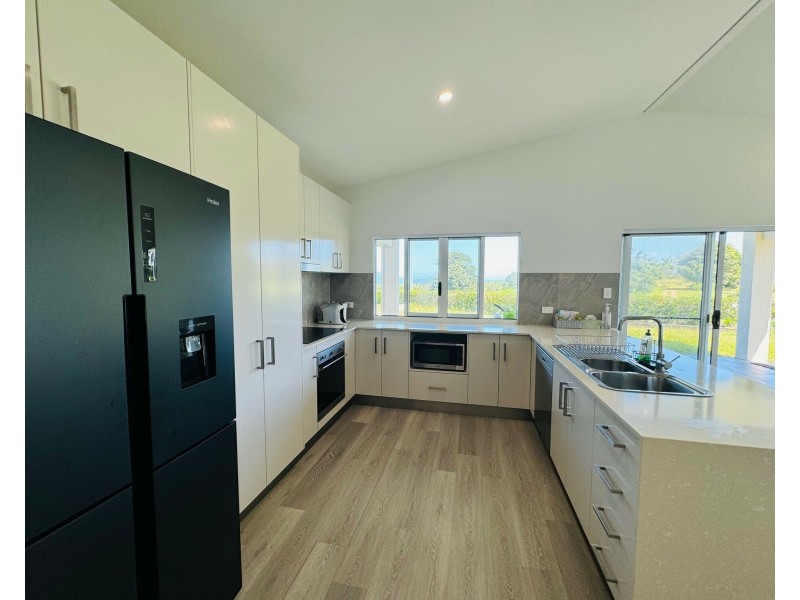 5 Rise Cres, Mission Beach QLD 4852