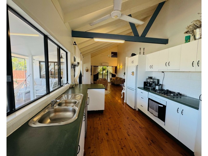 29 Buccaneer St, South Mission Beach QLD 4852