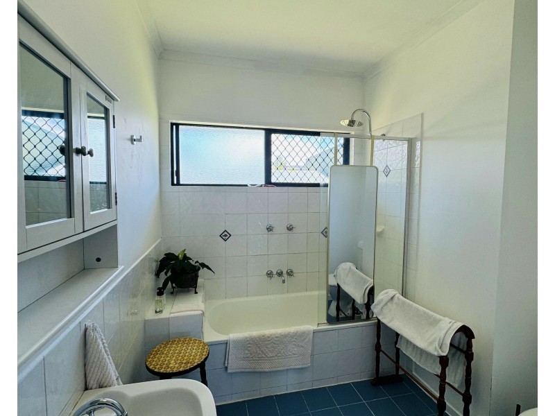 29 Buccaneer St, South Mission Beach QLD 4852