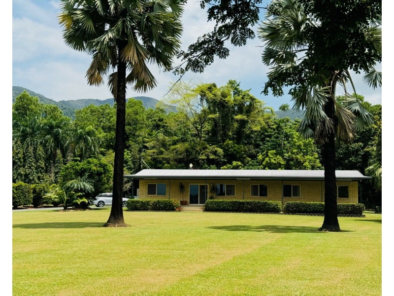 26 Dinan Cl, Bulgun QLD 4854