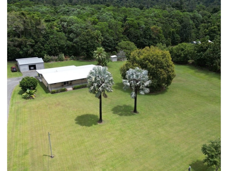 26 Dinan Cl, Bulgun QLD 4854