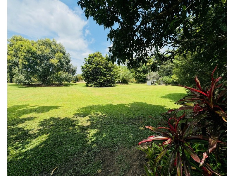 26 Dinan Cl, Bulgun QLD 4854