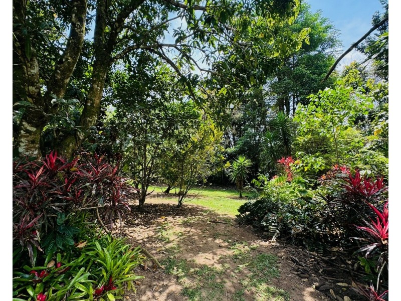 26 Dinan Cl, Bulgun QLD 4854