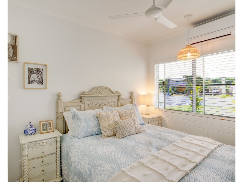 13 Buccaneer St, South Mission Beach QLD 4852