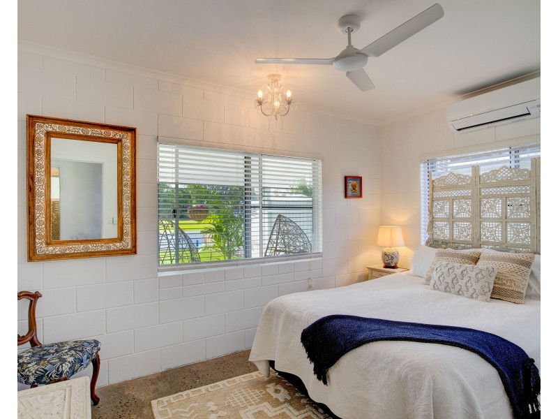 13 Buccaneer St, South Mission Beach QLD 4852