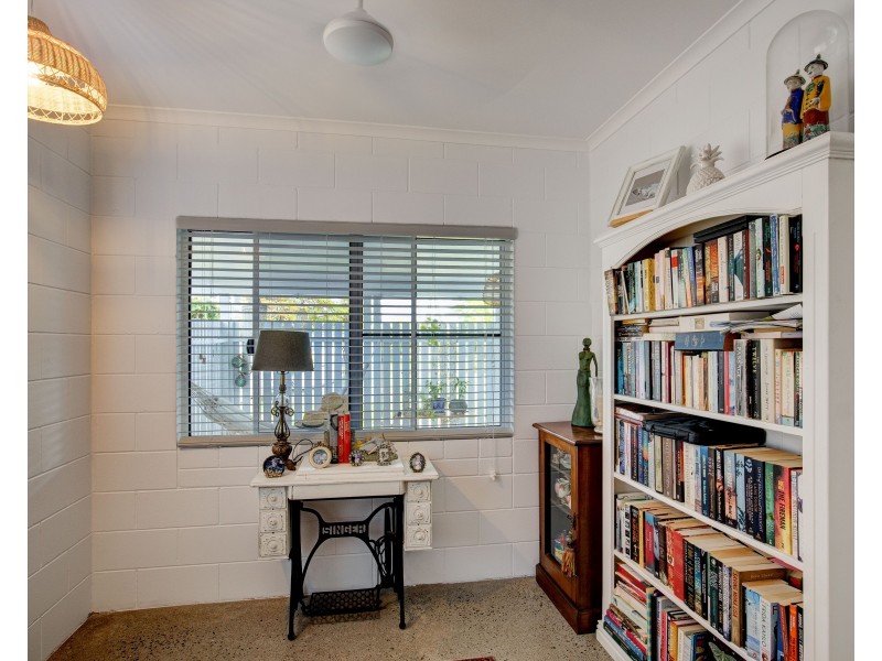 13 Buccaneer St, South Mission Beach QLD 4852
