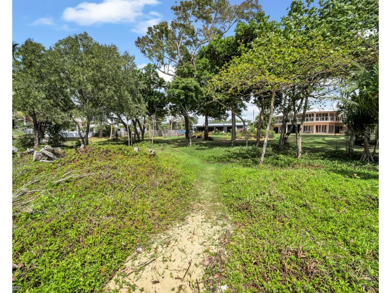 80 Reid Rd, Wongaling Beach QLD 4852