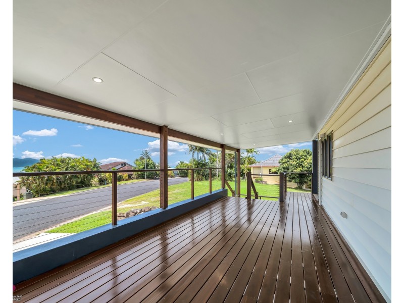 51 Mission Dr, South Mission Beach QLD 4852