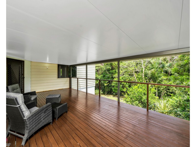 51 Mission Dr, South Mission Beach QLD 4852
