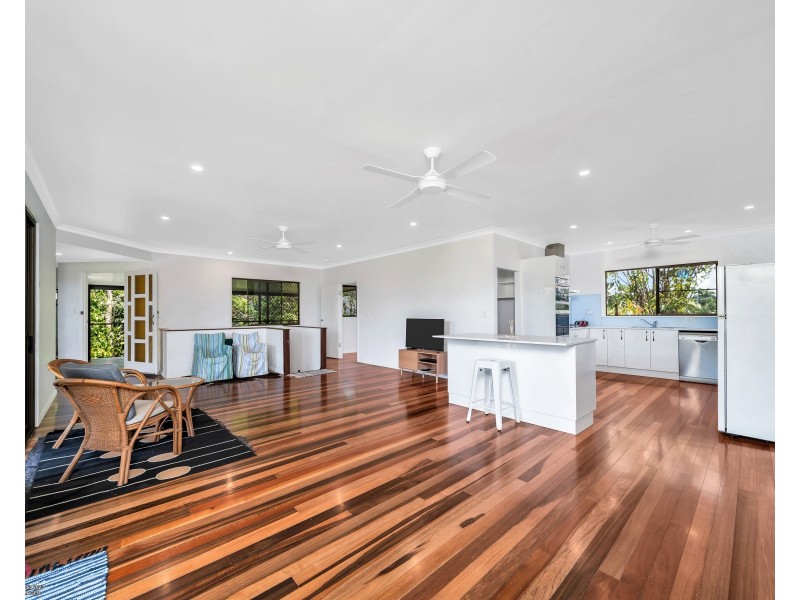 51 Mission Dr, South Mission Beach QLD 4852