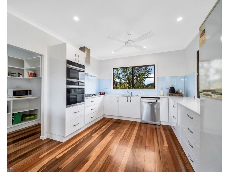 51 Mission Dr, South Mission Beach QLD 4852