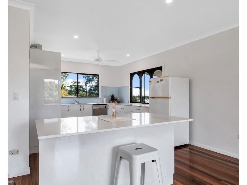51 Mission Dr, South Mission Beach QLD 4852
