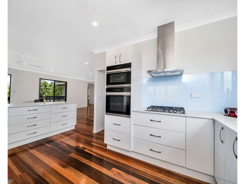 51 Mission Dr, South Mission Beach QLD 4852