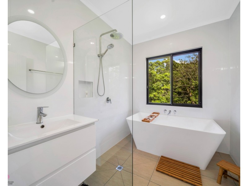 51 Mission Dr, South Mission Beach QLD 4852
