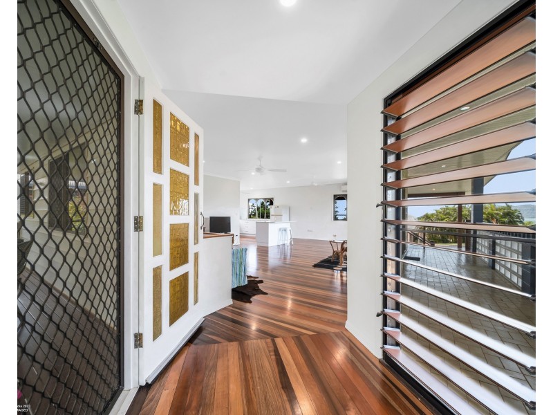 51 Mission Dr, South Mission Beach QLD 4852