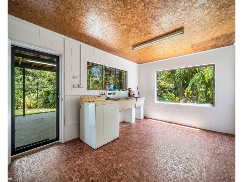 51 Mission Dr, South Mission Beach QLD 4852