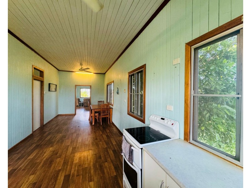 305 Silkwood Japoon Rd, Silkwood QLD 4856