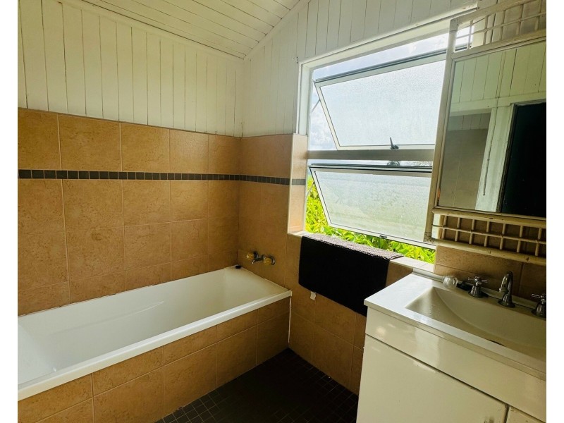 305 Silkwood Japoon Rd, Silkwood QLD 4856