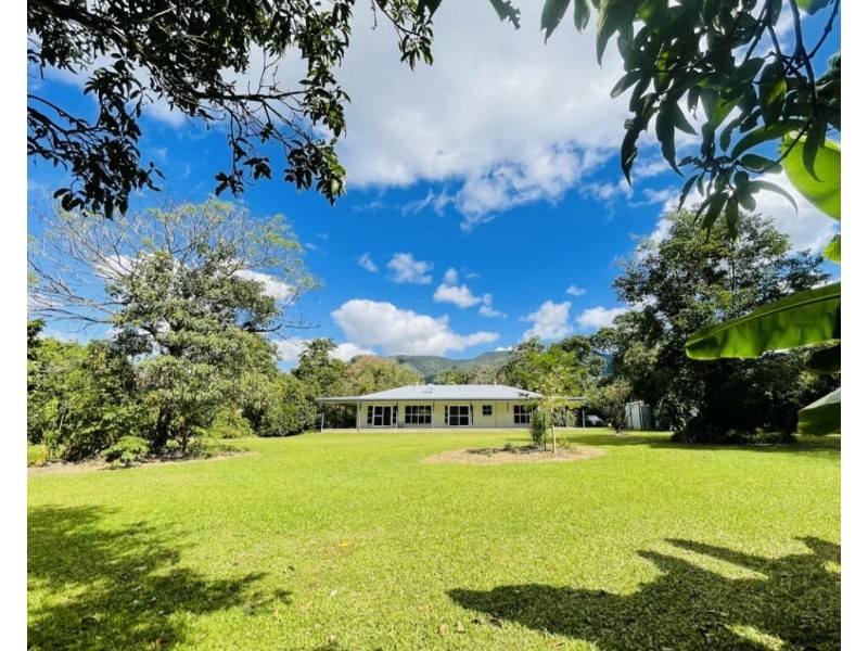 33 Thomas Ct, Bulgun QLD 4854