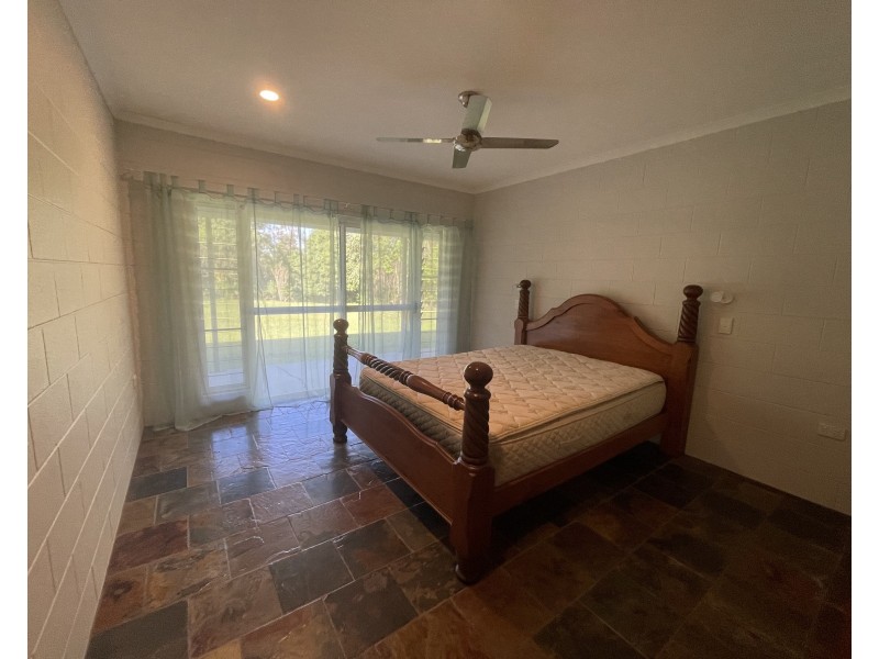 33 Thomas Ct, Bulgun QLD 4854