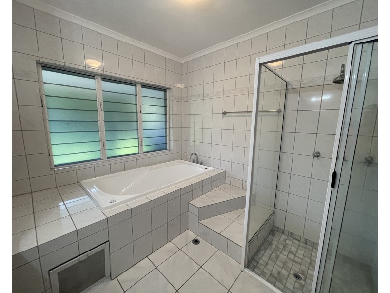 33 Thomas Ct, Bulgun QLD 4854