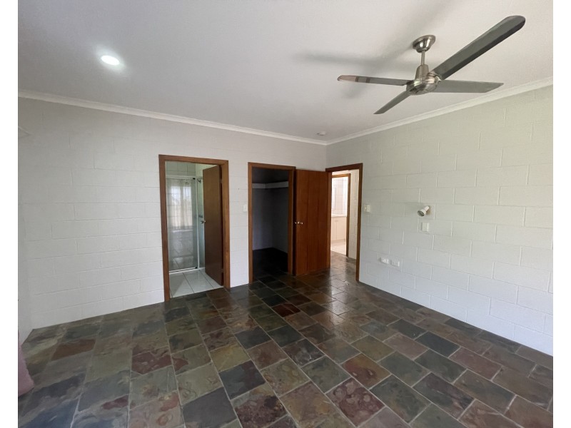 33 Thomas Ct, Bulgun QLD 4854