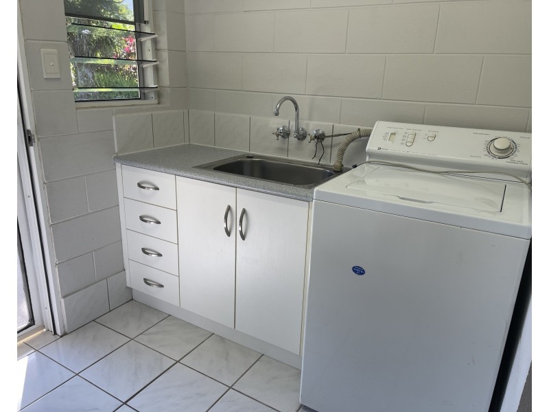 33 Thomas Ct, Bulgun QLD 4854