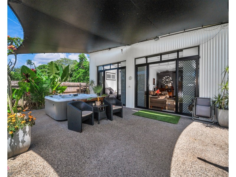 14 Reef Cl, Mission Beach QLD 4852
