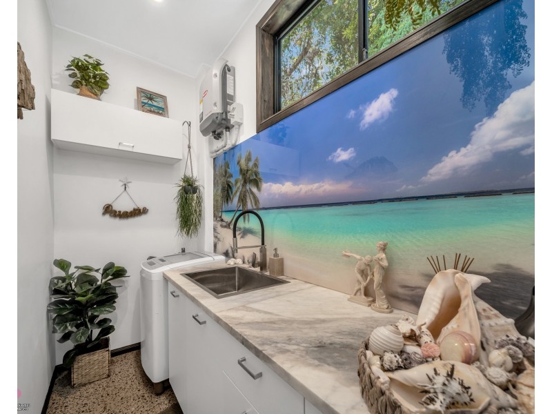 14 Reef Cl, Mission Beach QLD 4852