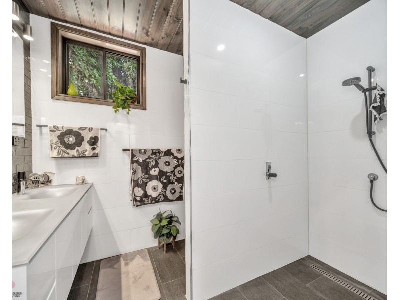 14 Reef Cl, Mission Beach QLD 4852