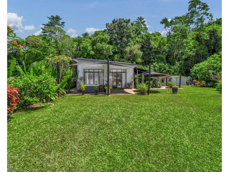 14 Reef Cl, Mission Beach QLD 4852