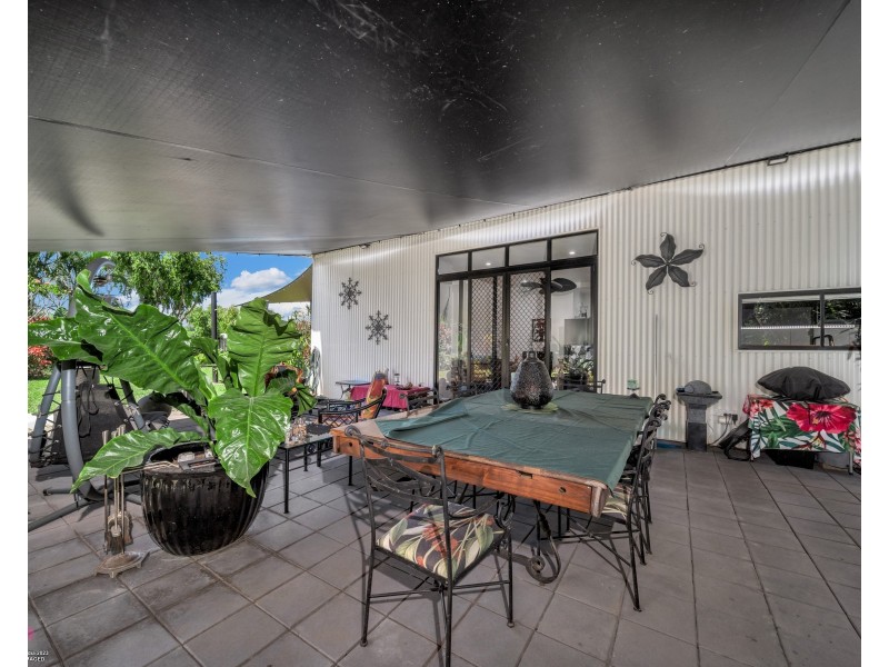 14 Reef Cl, Mission Beach QLD 4852